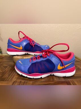 Nike Flex TR2 Women’s Cross Training Sneakers Purple Pink Orange Size 6
